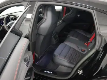 RS e-tron GT quattro |Matrix|Luft|LM