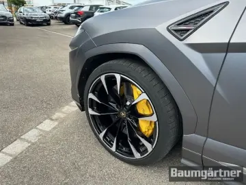 Urus 23'' Anima/B&O/Q-Citura on Alcantara/LED/AH