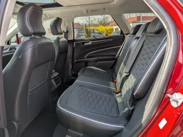 Mondeo 187PS Hybrid VIGNALE Pannoradach ACC