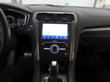 Mondeo Turnier 2.0 Hybrid Vignale LED+ACC+PPS