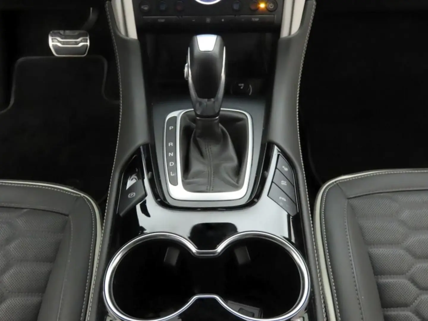 Mondeo Turnier 2.0 Hybrid Vignale LED+ACC+PPS