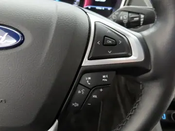 Mondeo Turnier 2.0 Hybrid Vignale LED+ACC+PPS