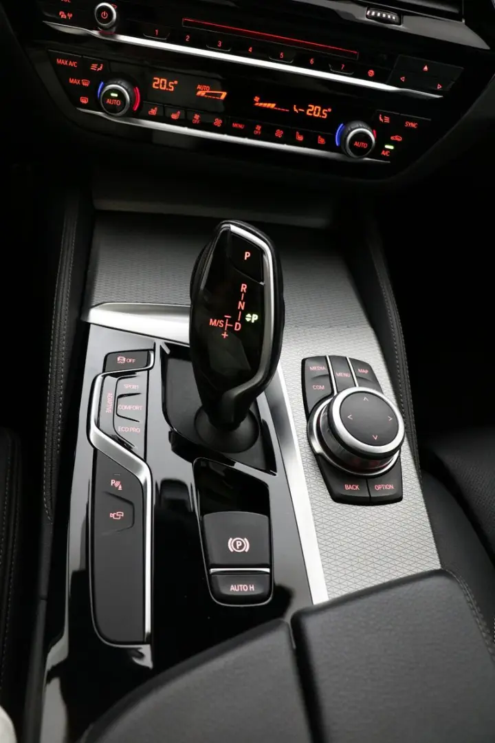 520 d M Sport *Standhz*Leder*LED*Kamera*MwSt*