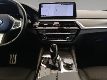 520d Limousine M Sport LiveCockpitProf Head-Up