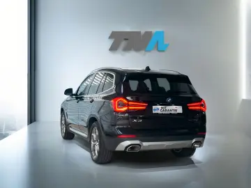 X3 xDrive 30e PANORAMA LASER HeadUp LEDER HiFi