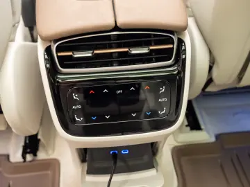 Mercedes Benz EQS 450 4MATIC