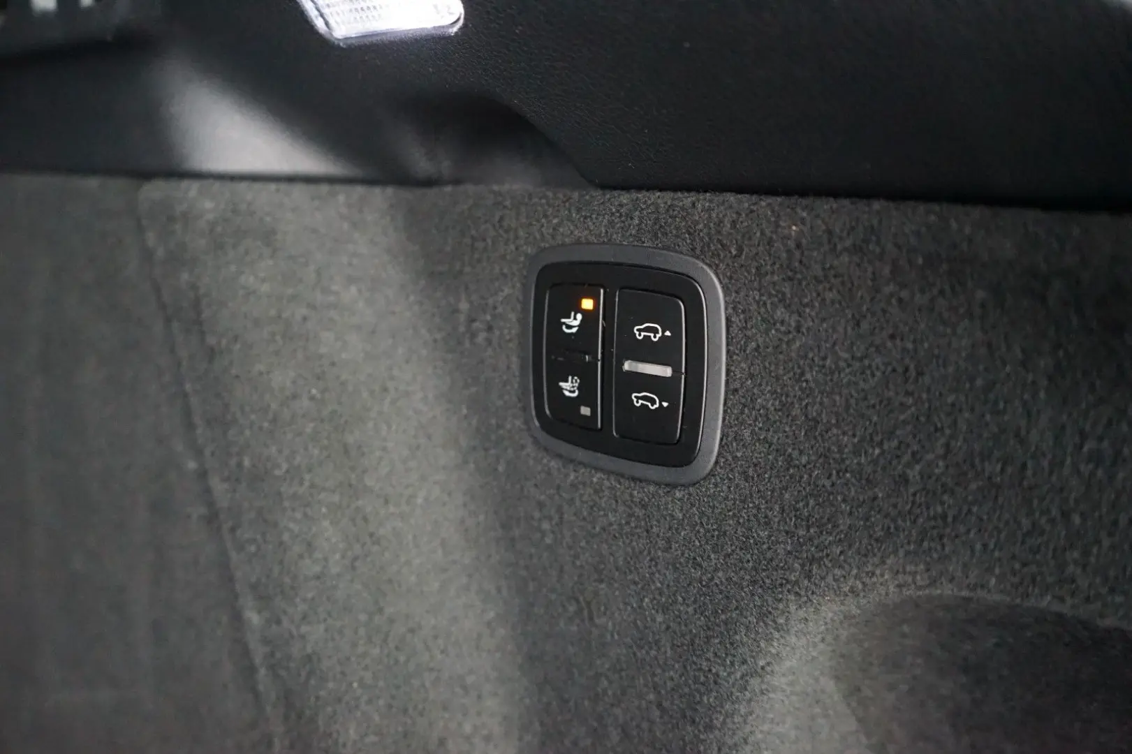 Macan T MY23/LUFT/PANO/AHK/ACC/18W/360°KEYL/21z
