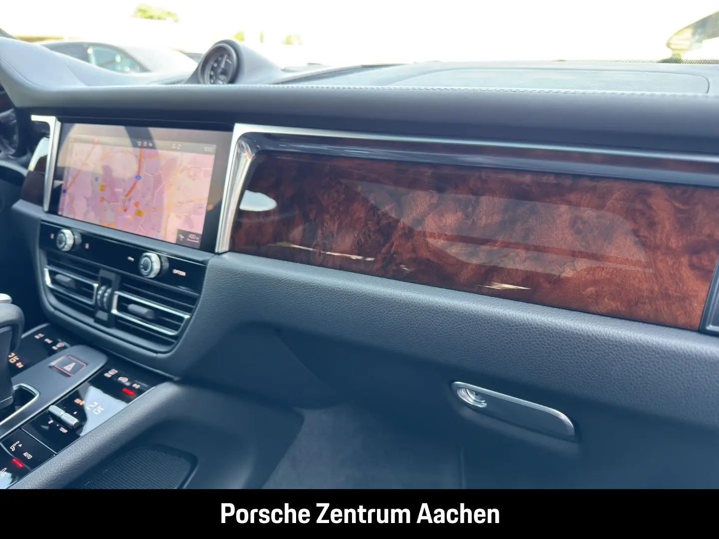 Macan BOSE Sportabgasanlage Abstandstempomat LED