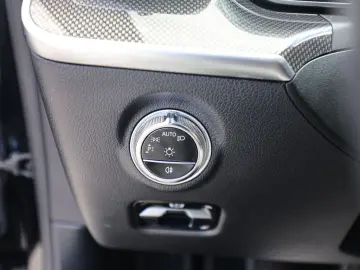 C 300 d AMG Sport Advanced AHK Distr. LED Navi K