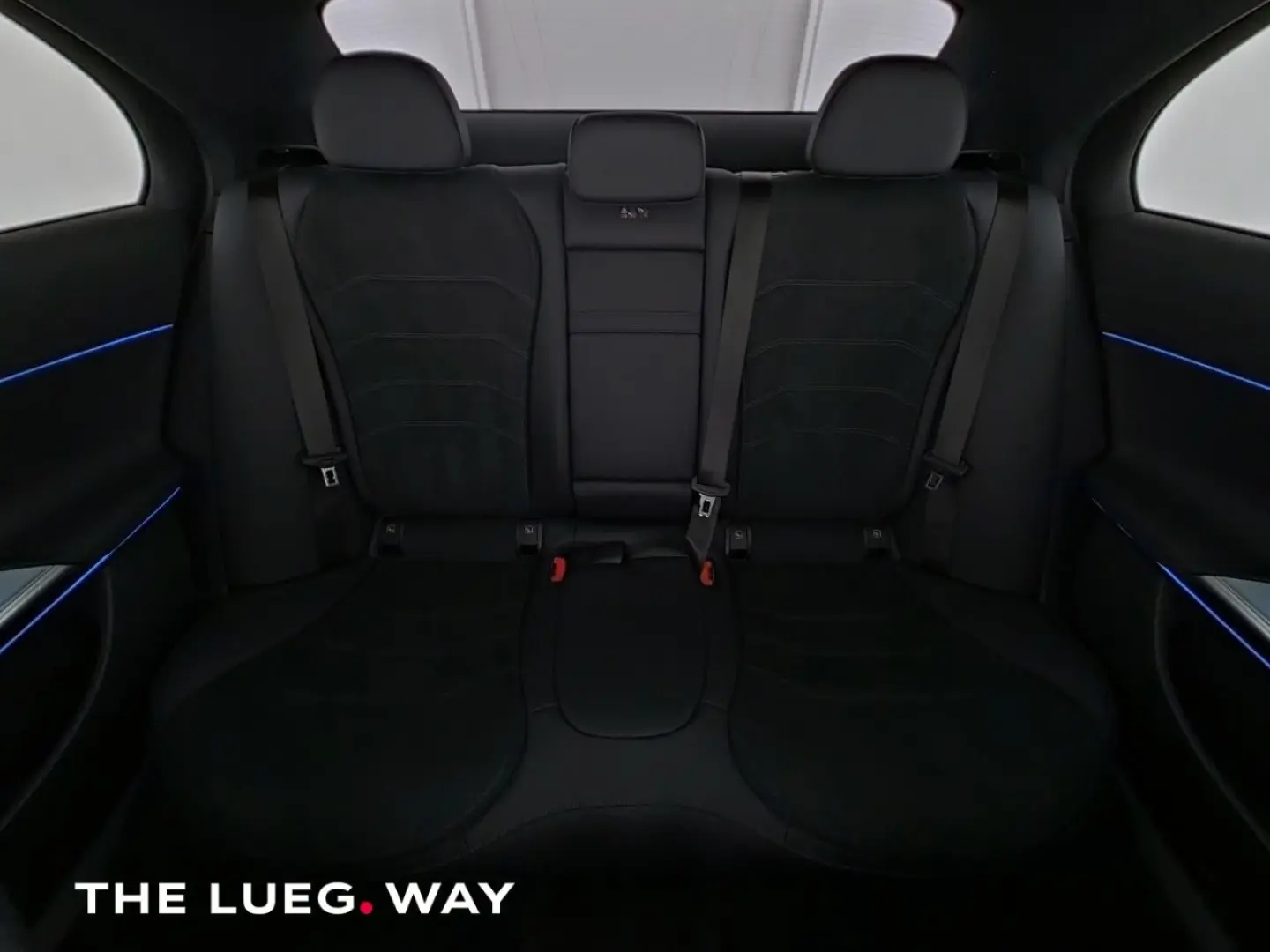 E 300 e 4M AMG+NIGHT+PANO+AHK+DC-LADEN+DIG.LIGHT