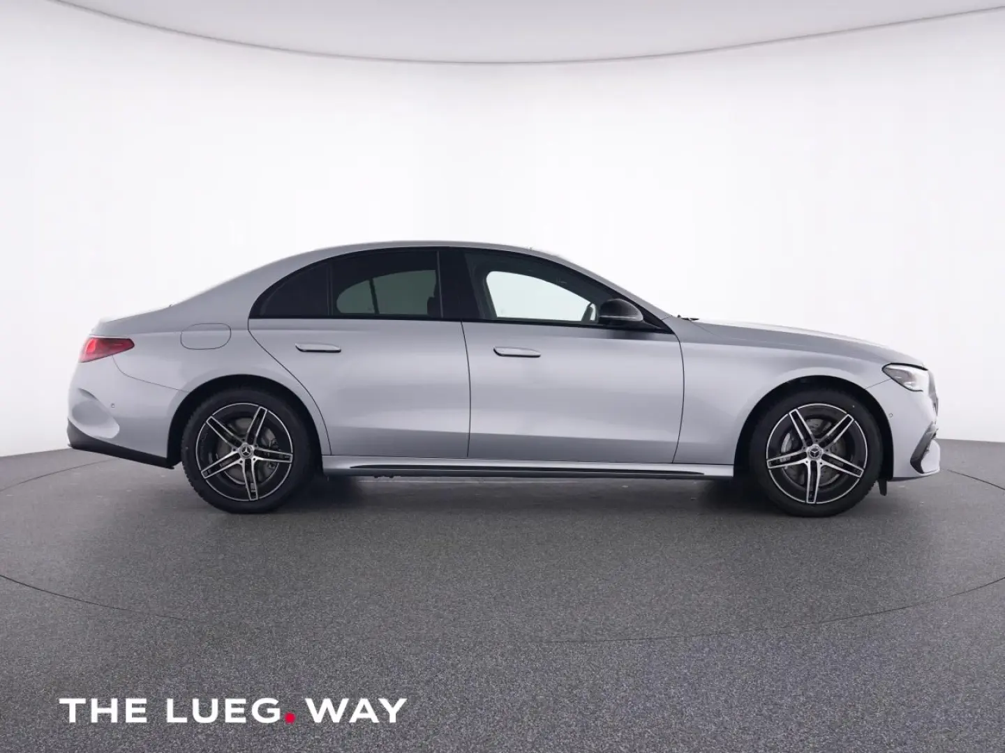 E 300 e 4M AMG+NIGHT+PANO+AHK+DC-LADEN+DIG.LIGHT