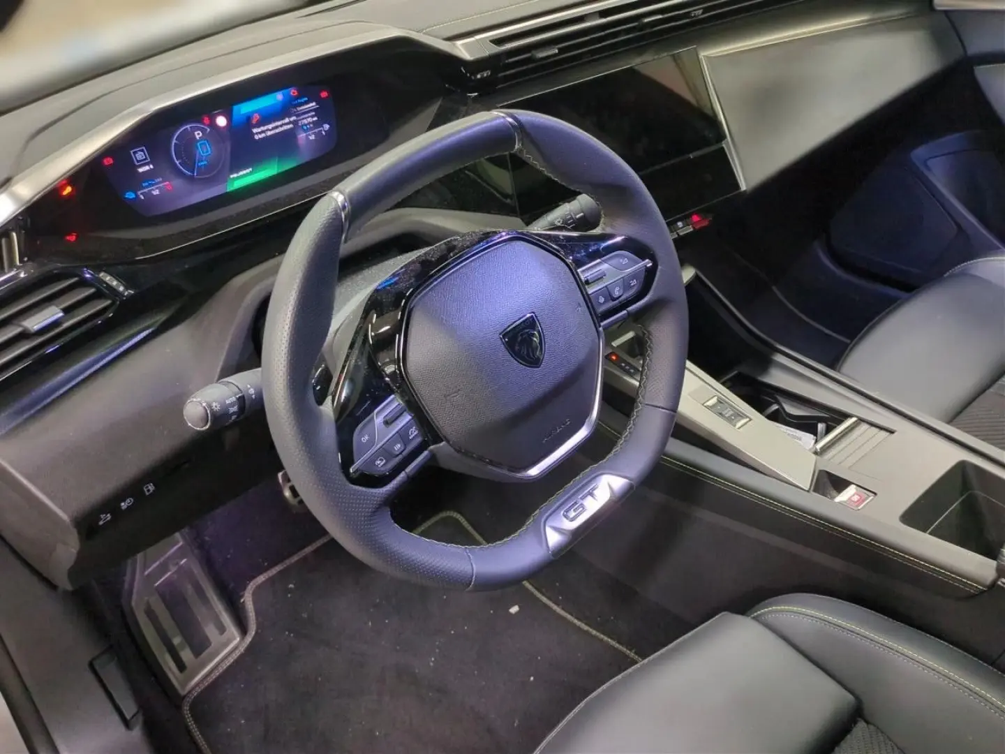 408 GT Plug-In Hybrid AT8 180PS *SCHIEBEDACH*