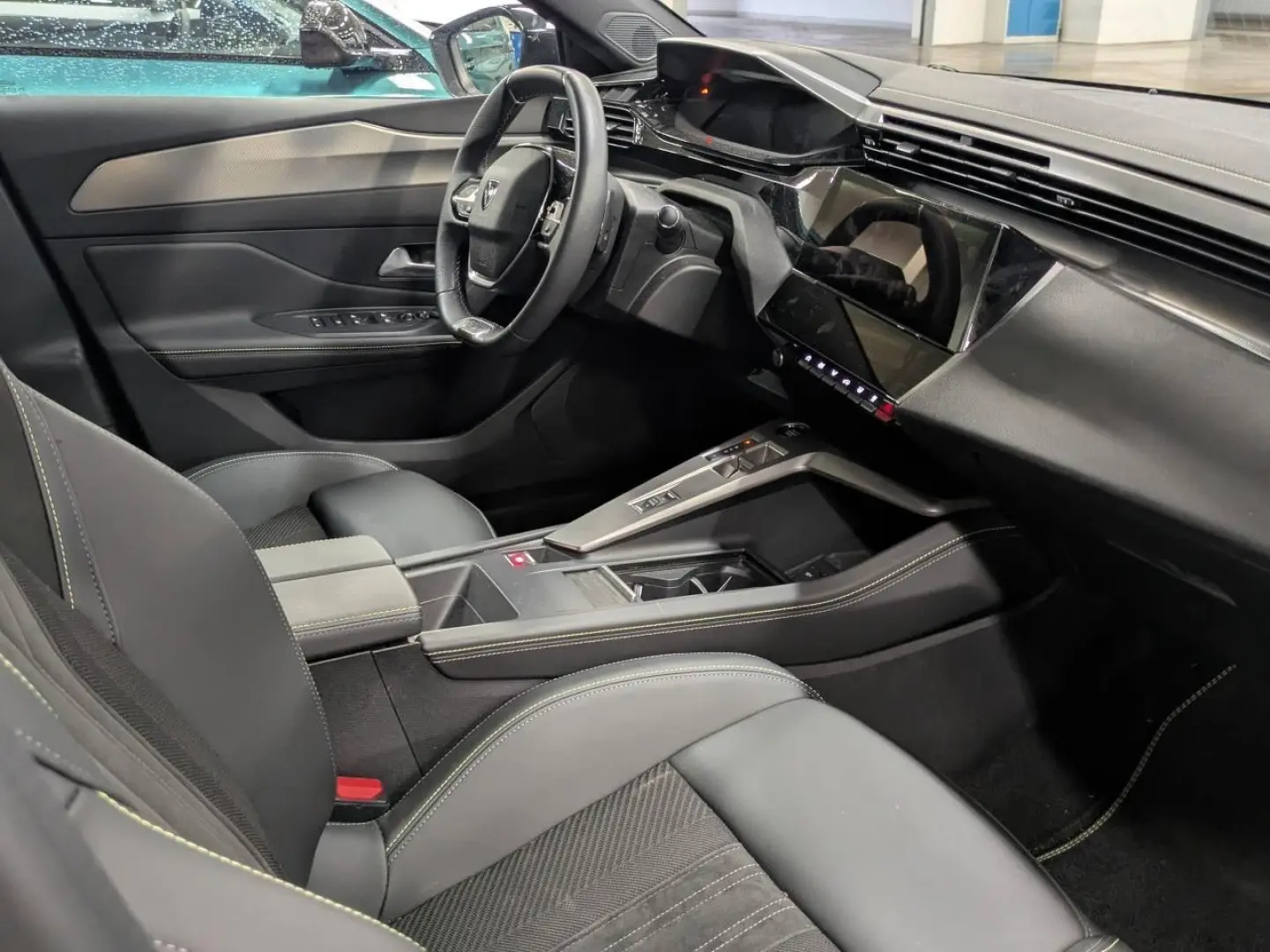 408 GT Plug-In Hybrid AT8 180PS *SCHIEBEDACH*
