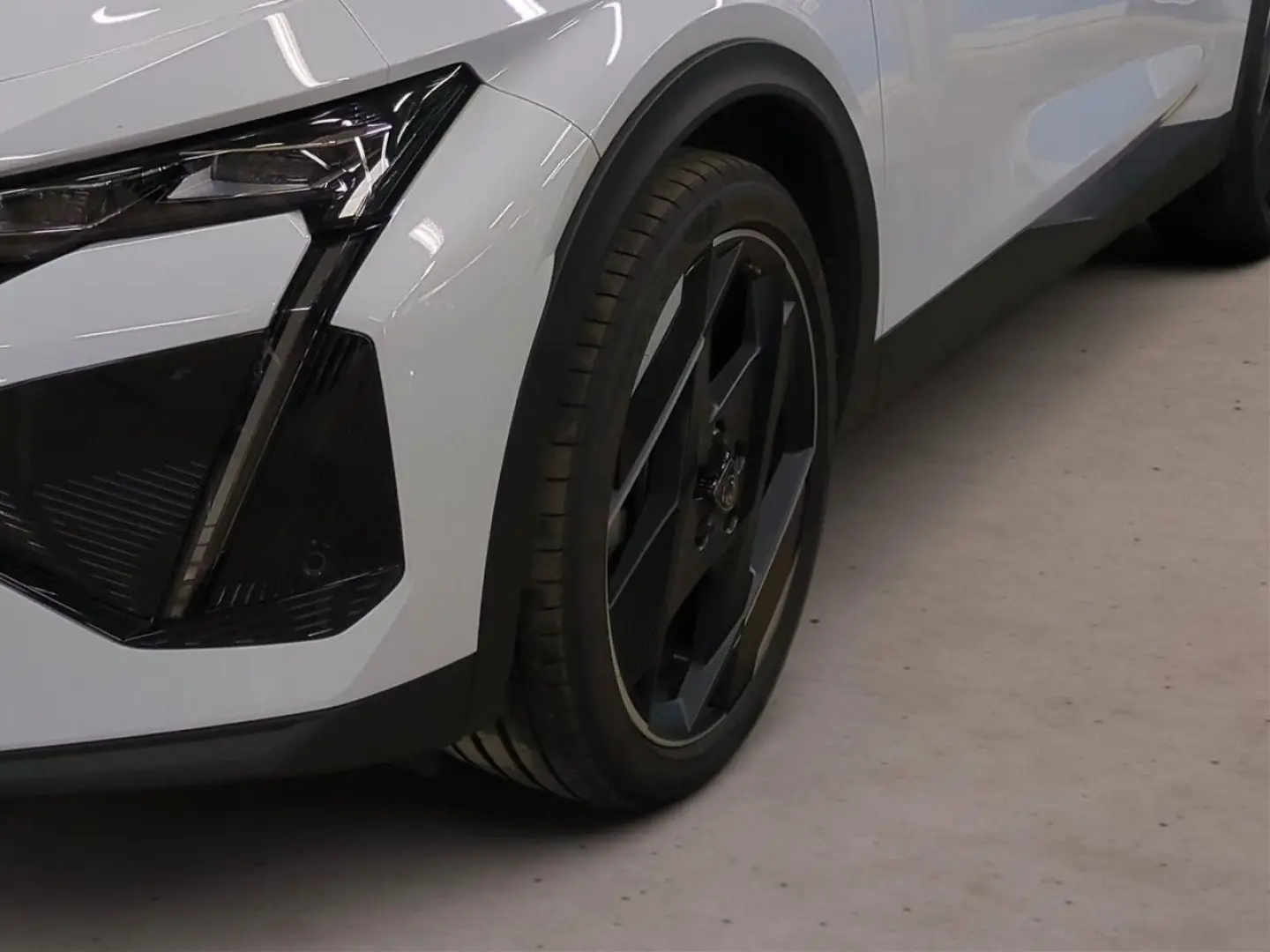 408 GT Plug-In Hybrid AT8 180PS *SCHIEBEDACH*