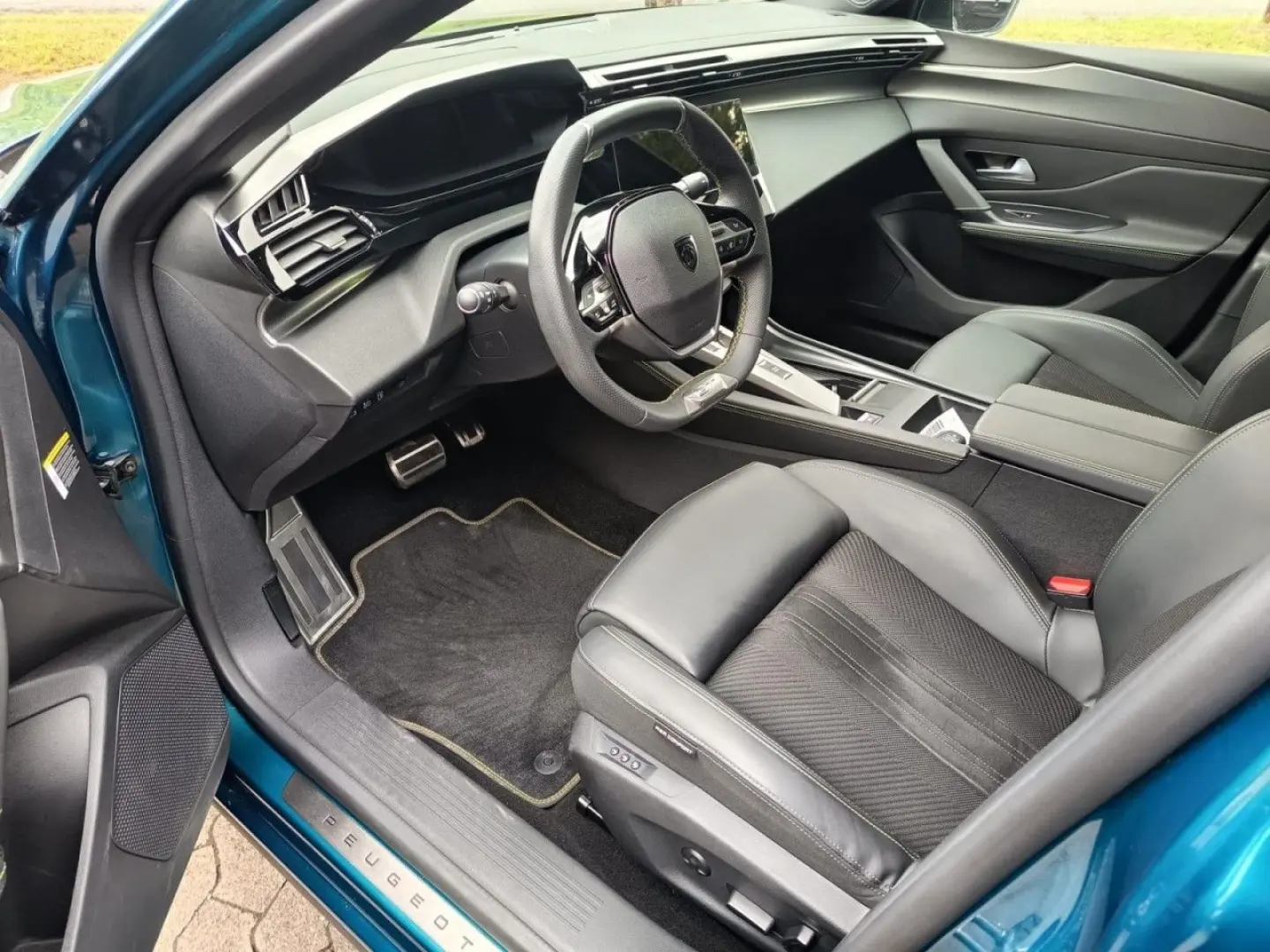 408 Hybrid 225 GT ACC Keyless Sitzheizung LED
