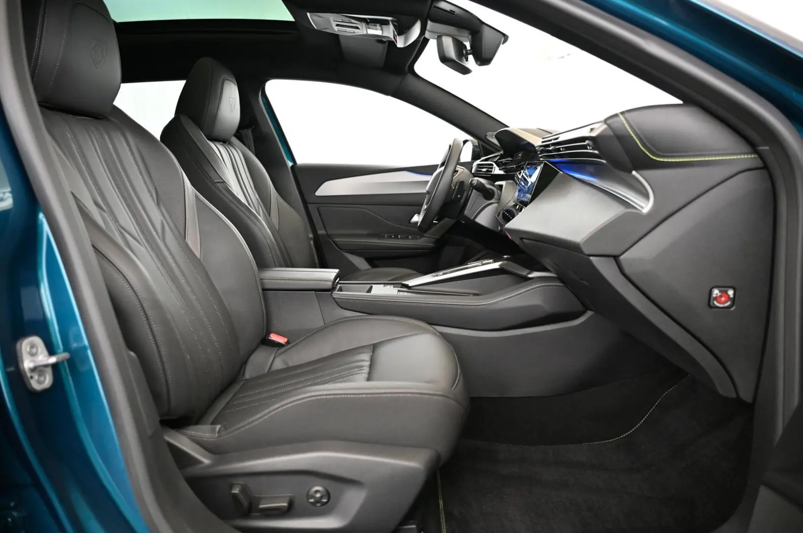 408 1.6 180 PHEV e-EAT8 GT LED/NAV/LEDER/PANO/19