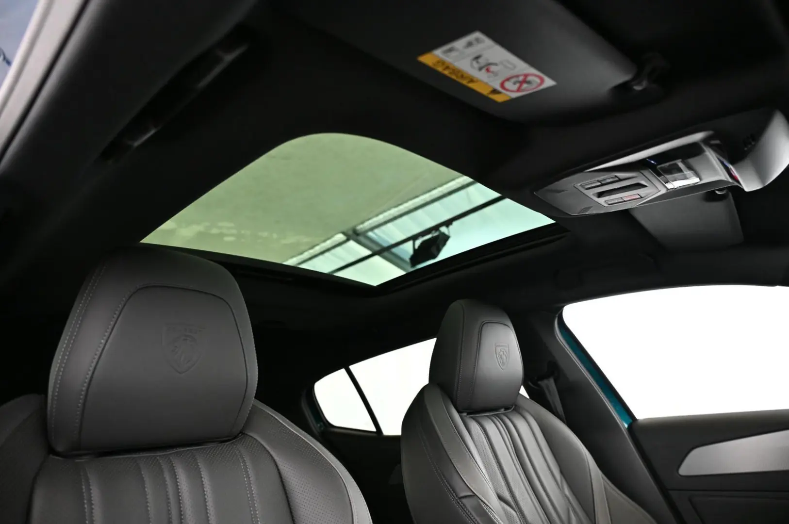 408 1.6 180 PHEV e-EAT8 GT LED/NAV/LEDER/PANO/19