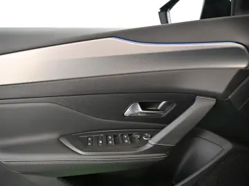 408 1.6 180 PHEV e-EAT8 GT LED/NAV/LEDER/PANO/19