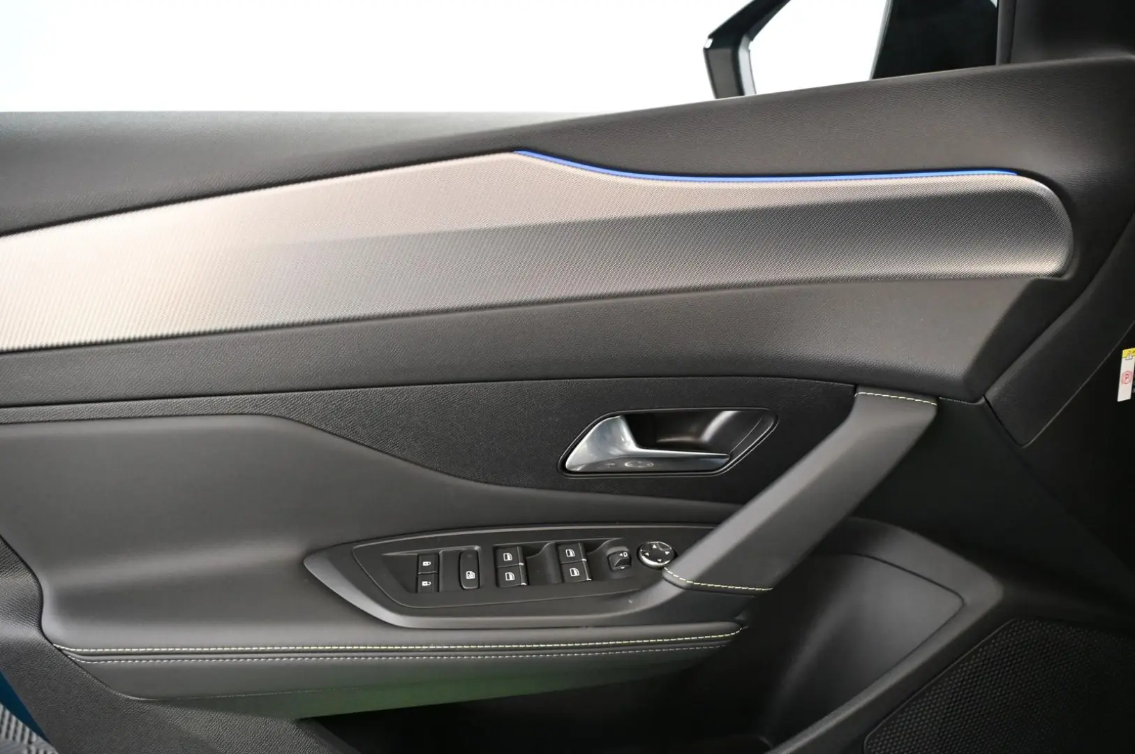 408 1.6 180 PHEV e-EAT8 GT LED/NAV/LEDER/PANO/19
