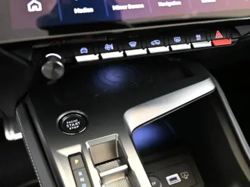 408 1.6 180 PHEV e-EAT8 GT LED/NAV/LEDER/PANO/19