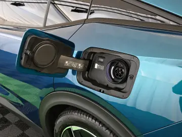 408 1.6 180 PHEV e-EAT8 GT LED/NAV/LEDER/PANO/19
