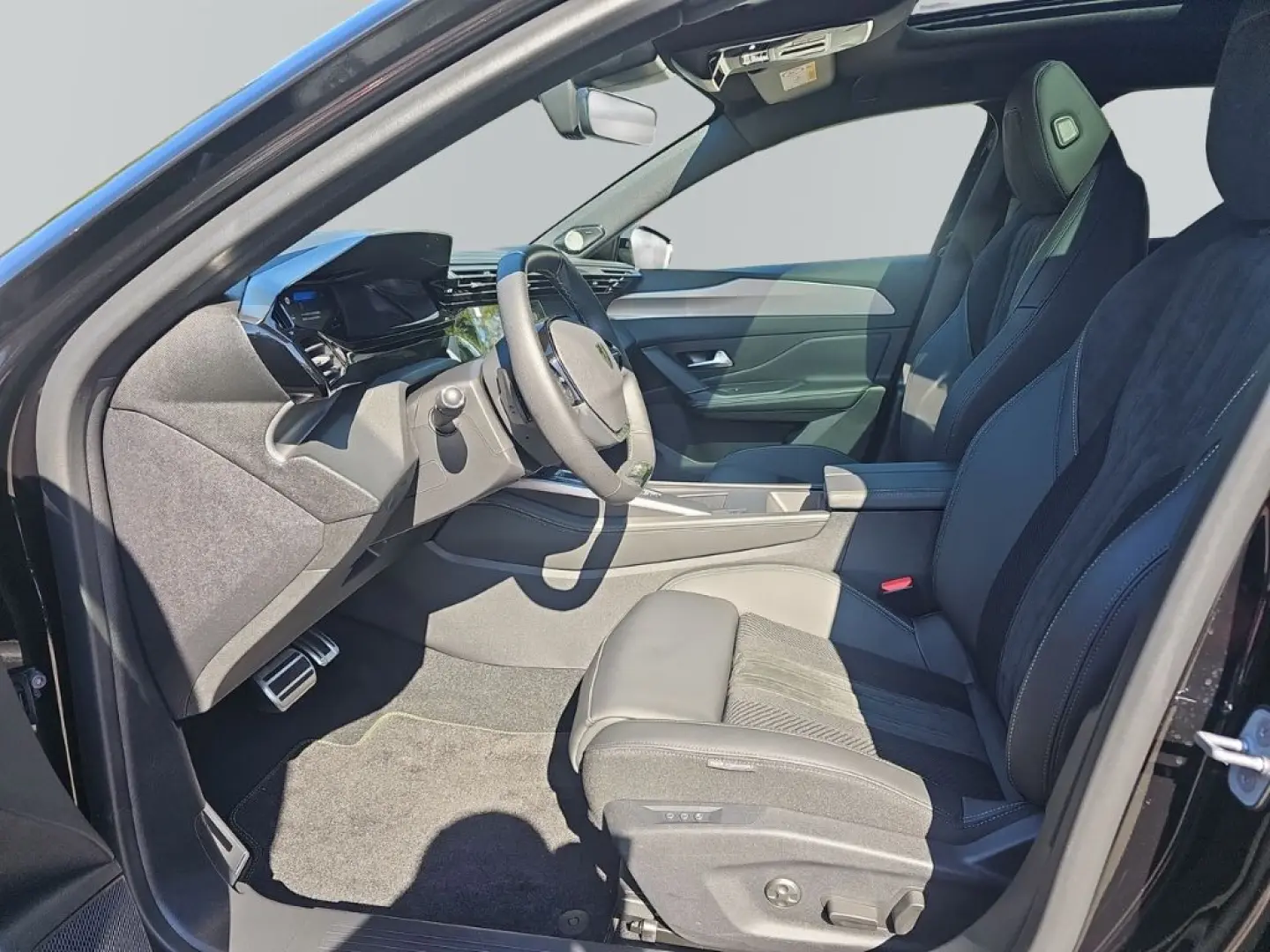 408 GT PHEV 225 El. Panodach Navi Digitales Cock