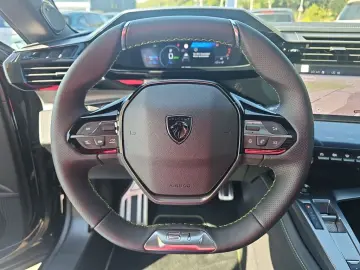 408 GT PHEV 225 El. Panodach Navi Digitales Cock