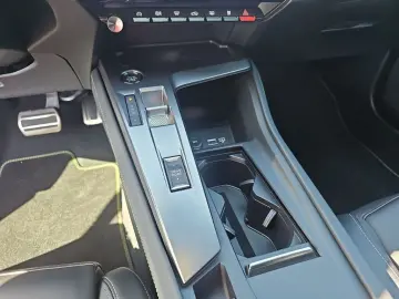 408 GT PHEV 225 El. Panodach Navi Digitales Cock