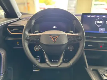 Formentor VZ5 4Drive DSG Pano Navi Beats LED