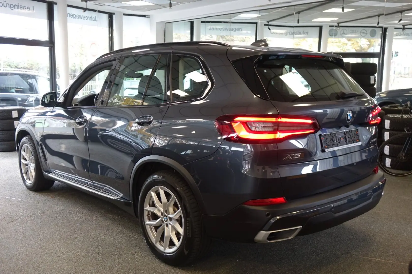 X5 xDrive 45 e +Panorama+AHK+Trittbretter+ACC