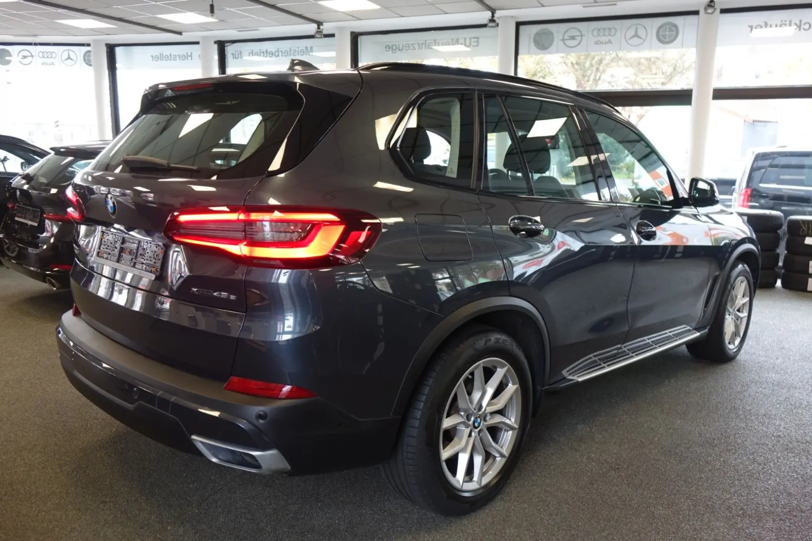 X5 xDrive 45 e +Panorama+AHK+Trittbretter+ACC