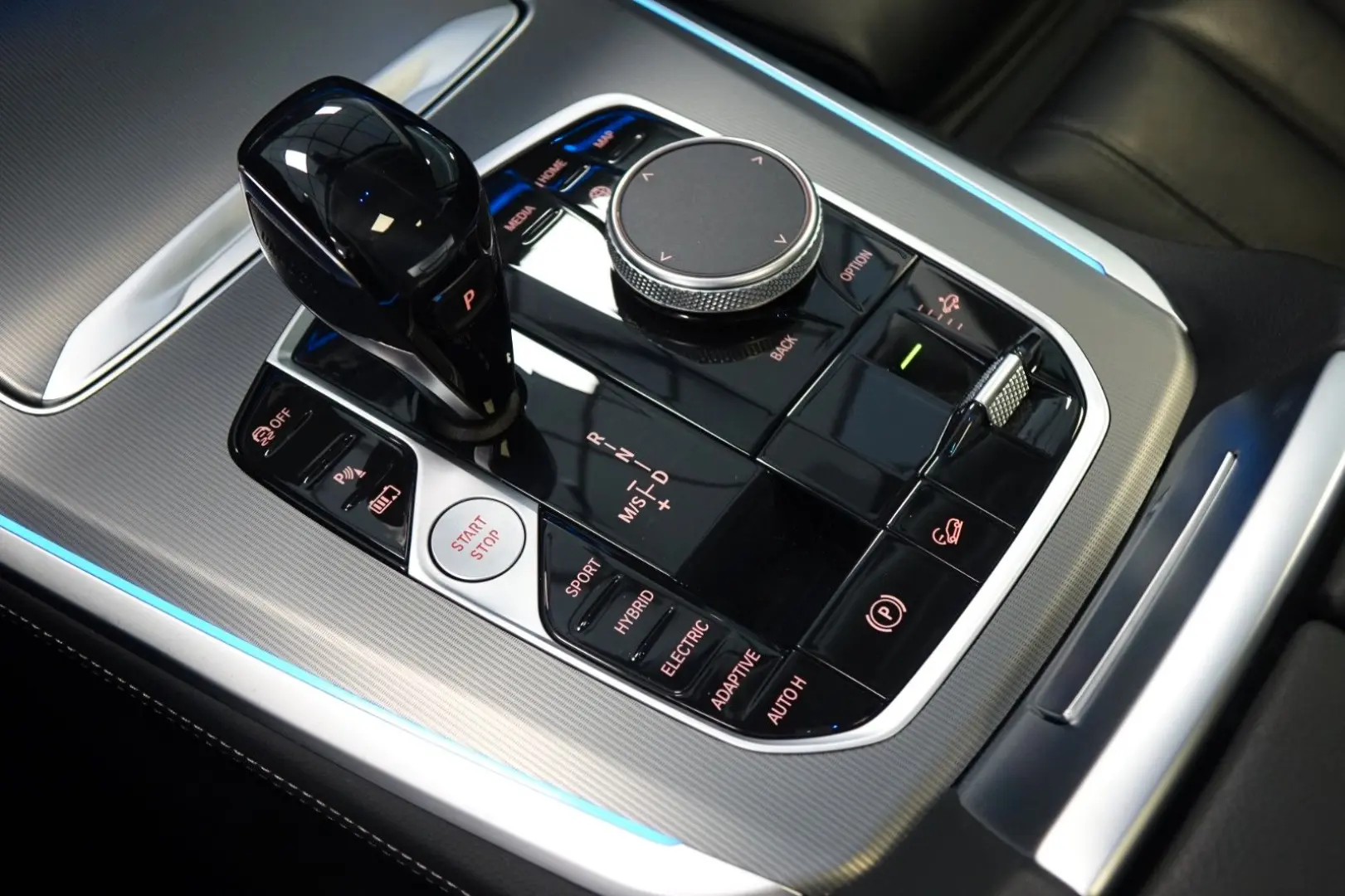 X5 xDrive 45 e +Panorama+AHK+Trittbretter+ACC