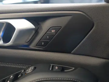 X5 xDrive 45 e +Panorama+AHK+Trittbretter+ACC