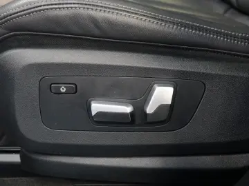 X5 xDrive 45 e +Panorama+AHK+Trittbretter+ACC
