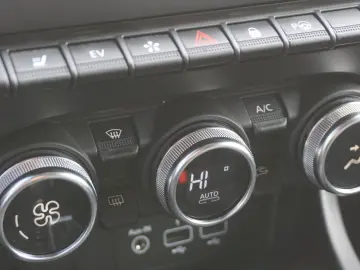 RENAULT ARKANA 1.6 E-Tech 145CP techno