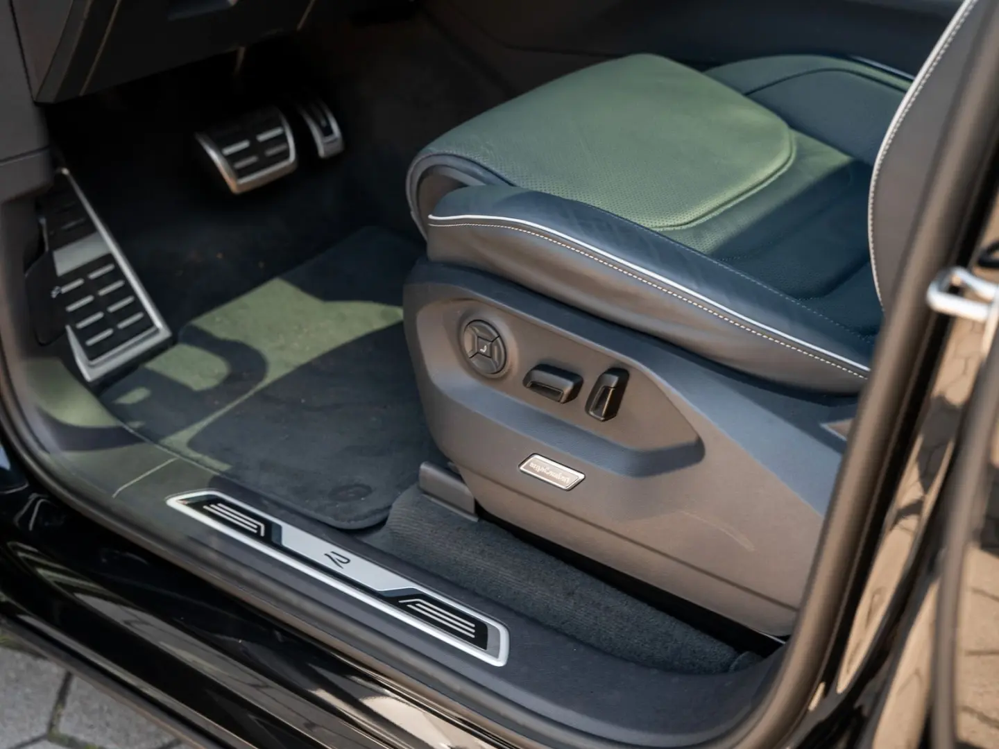Touareg R-Line V6 TDI AHK Pano StandH Allrdlnkg