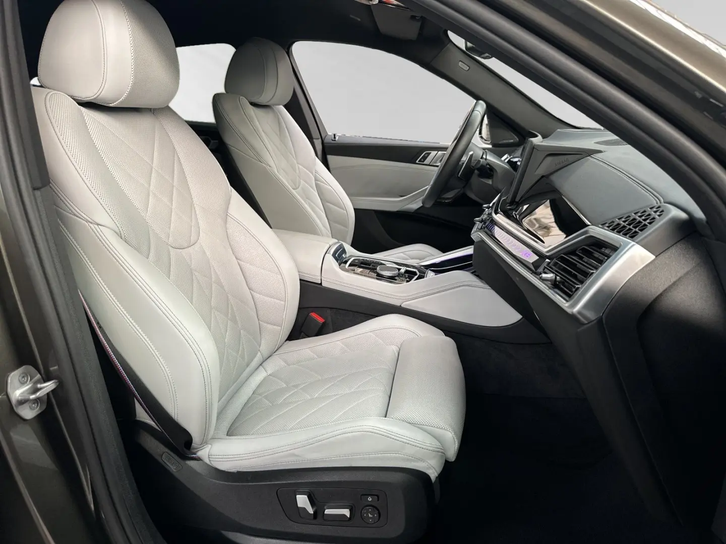 X6 xDrive30d M Sport Pro|AHK|22
