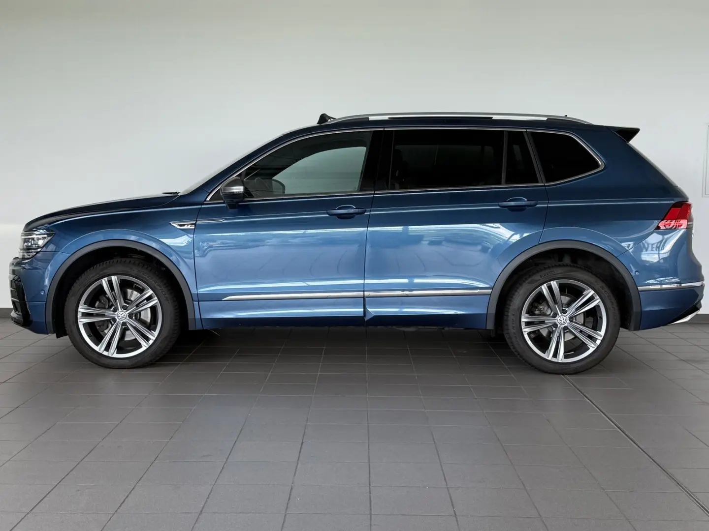 Tiguan Allspace R-LINE 4M |PANO |AHK |HUD |360°