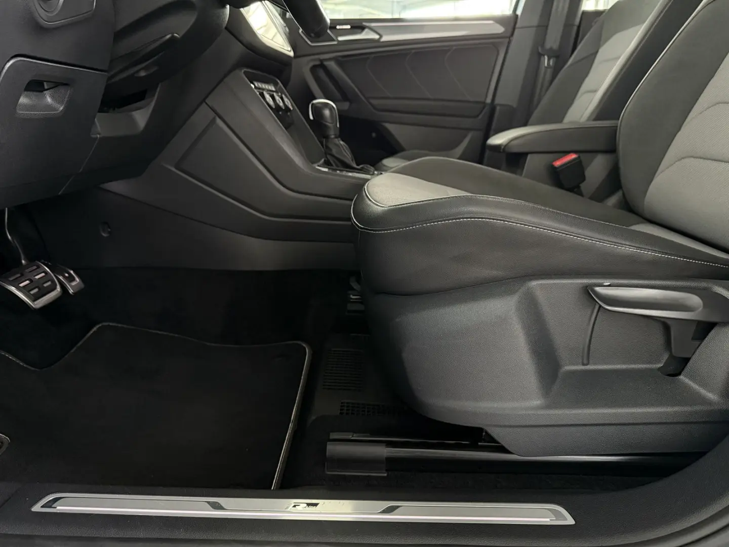Tiguan Allspace R-LINE 4M |PANO |AHK |HUD |360°