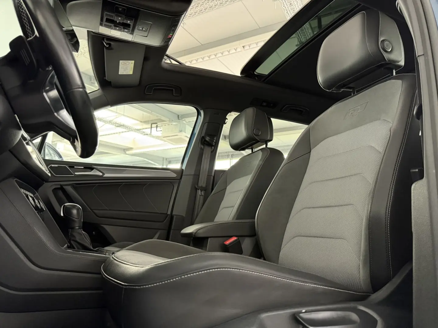 Tiguan Allspace R-LINE 4M |PANO |AHK |HUD |360°