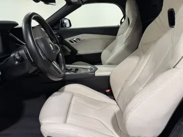 Z4 sDrive30i M Sportpaket ACC DA PA RFK HUD HK