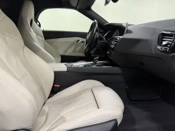 Z4 sDrive30i M Sportpaket ACC DA PA RFK HUD HK