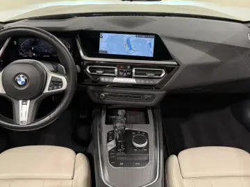 Z4 sDrive30i M Sportpaket ACC DA PA RFK HUD HK