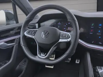 Touareg 3.0 TDI DSG 4M R-LINE AHK LUFT HuD LM19
