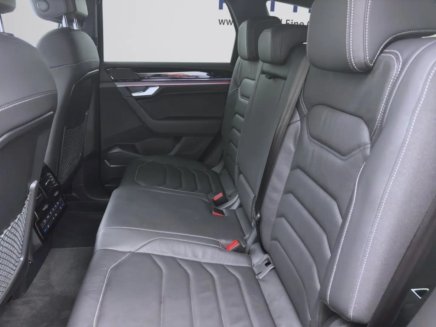 Touareg 3.0 TDI DSG 4M R-LINE AHK LUFT HuD LM19