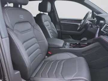 Touareg 3.0 TDI DSG 4M R-LINE AHK LUFT HuD LM19