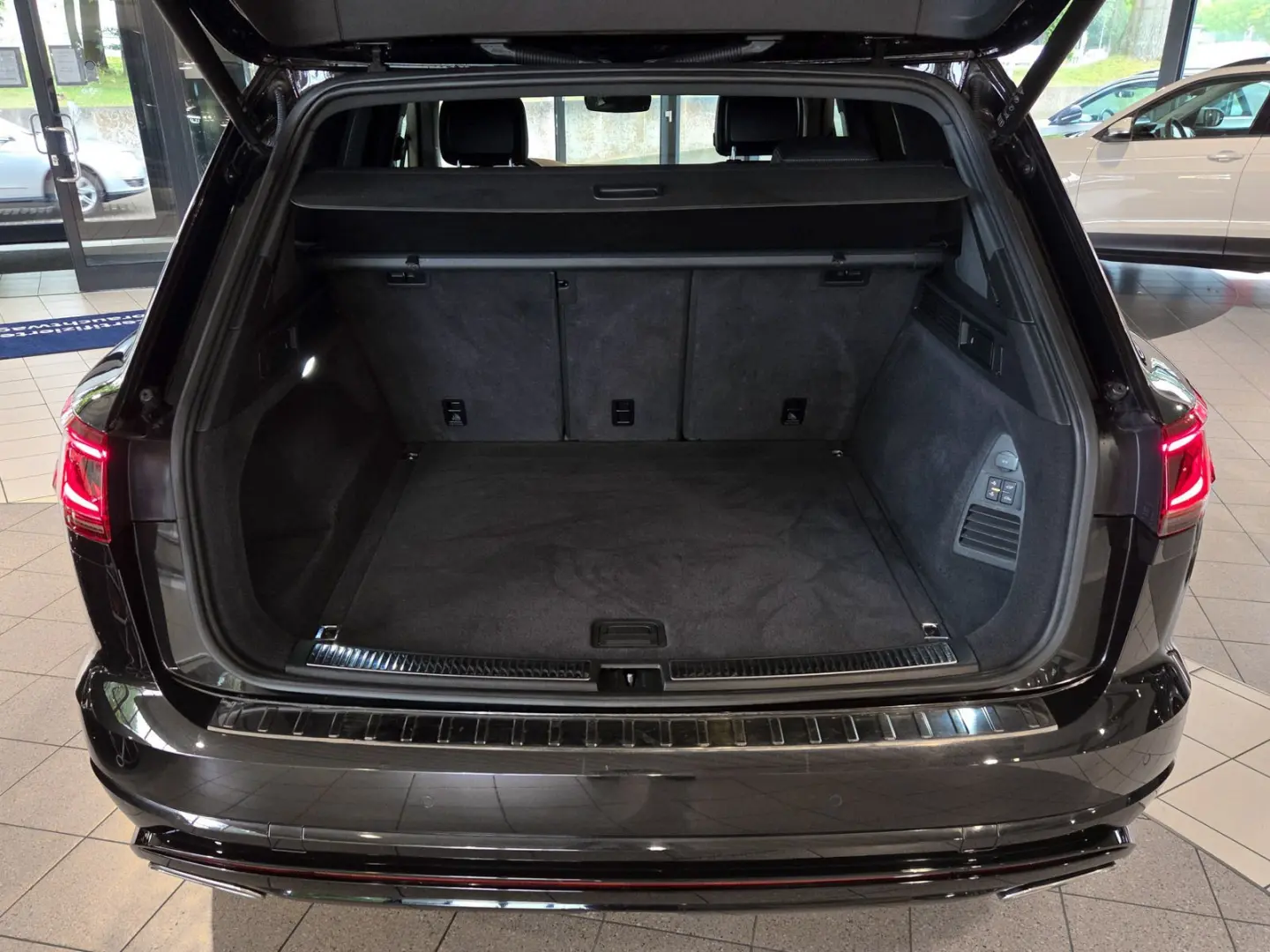 Touareg 3.0 V6 TDI R-Line 4Motion tiptronic LM20