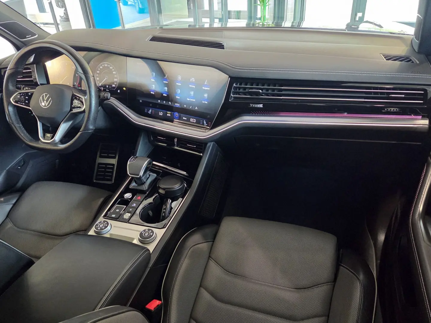 Touareg 3.0 V6 TDI R-Line 4Motion DSG Pano AHK M