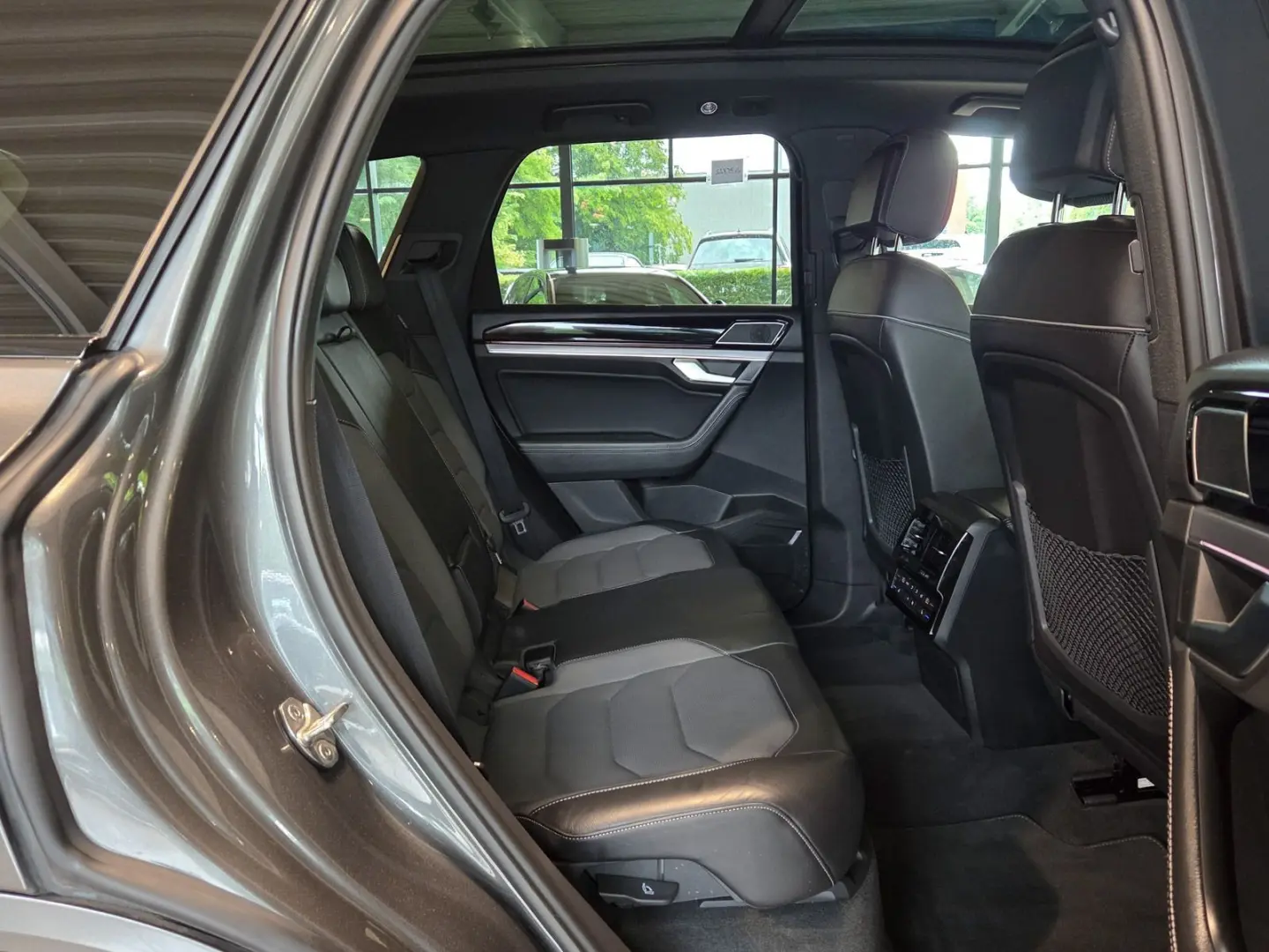 Touareg 3.0 V6 TDI R-Line 4Motion DSG Pano AHK M