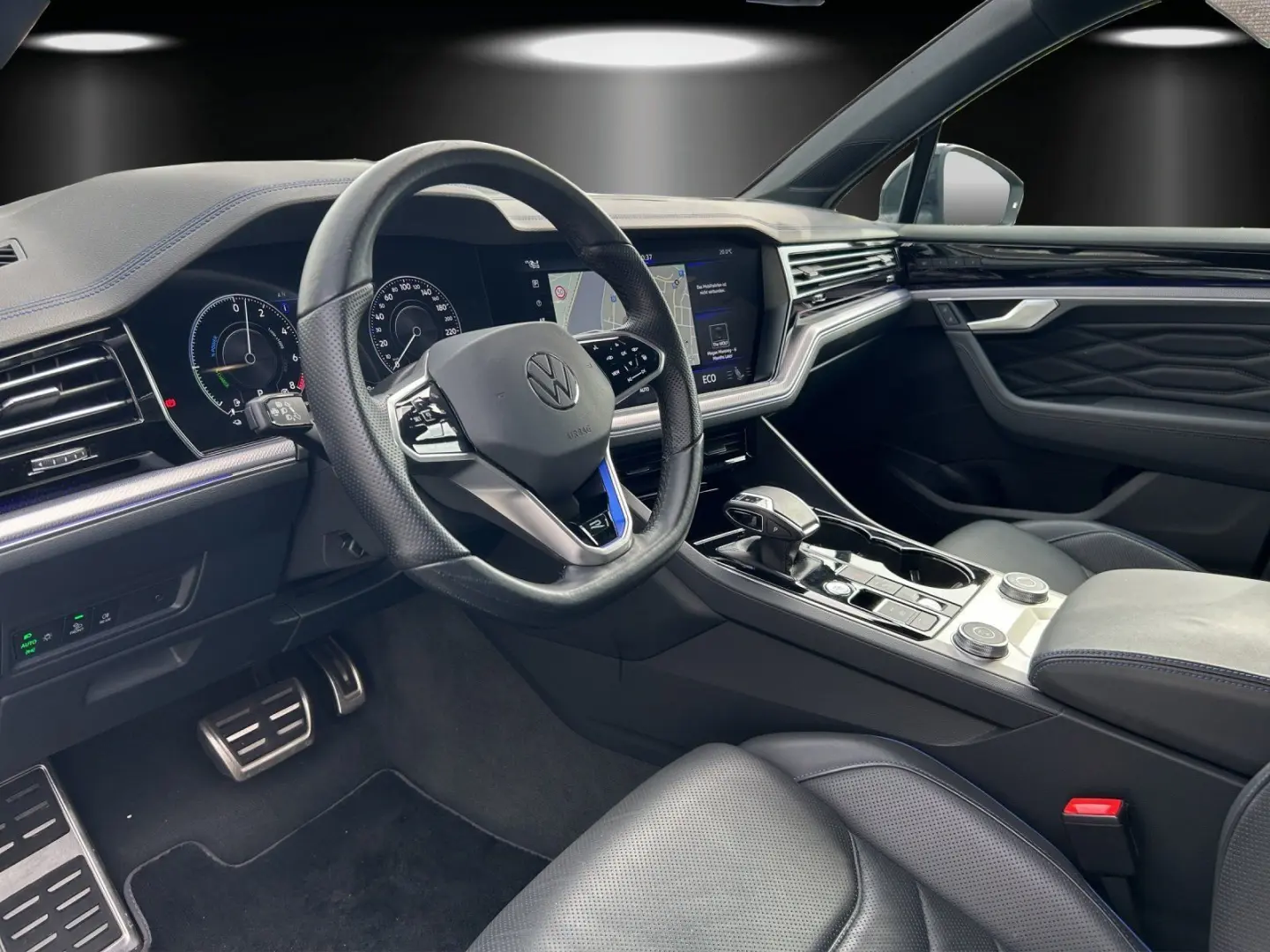 Touareg 3.0 TSI eHybrid R-Line 4M AHK Luft Pano